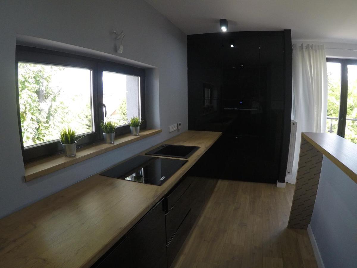 Wola Modern Black&white *